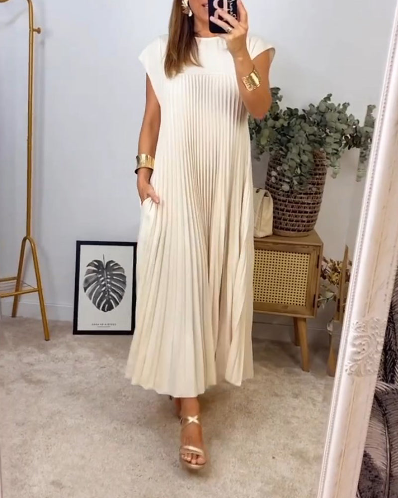 Woman wearing a pleated cocktail maxi dress with round neck and cap sleeves - view 14