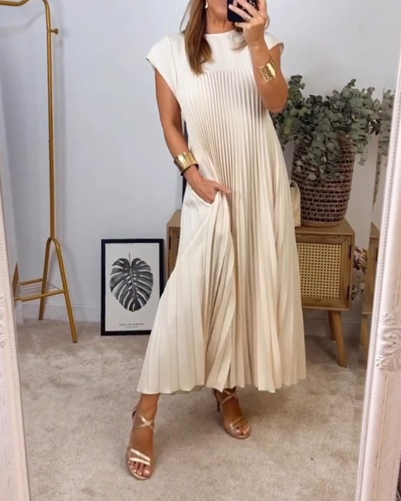 Woman wearing a pleated cocktail maxi dress with round neck and cap sleeves - view 15